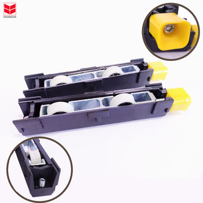 Accesorios de puertas de aluminio personalizados Puerta corredera y rodillo de ventana con marco negro