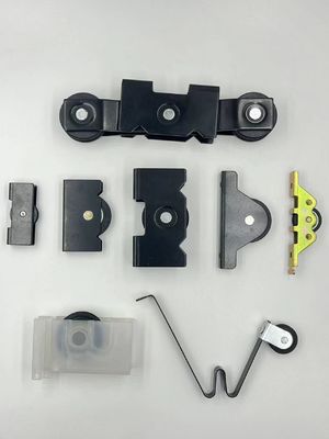 Accesorios de puertas de aluminio personalizados Puerta corredera y rodillo de ventana con marco negro