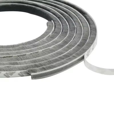 100% PP Autoadhesivo de aluminio para puertas y ventanas de lana para mejorar la resistencia a las condiciones climáticas