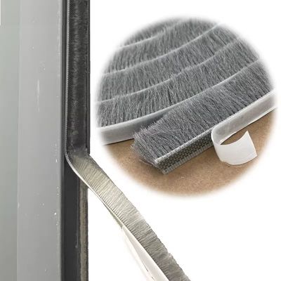 100% PP Pile autoadhesivo para ventanas de aluminio Durable y fácil de instalar en negro/gris/marrón/blanco/otros