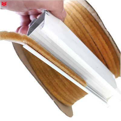 Casa pila de plástico de tiempo de la franja con aletas de tiempo de sello para la puerta tejido sello de cepillo antiviento pila 100% material PP