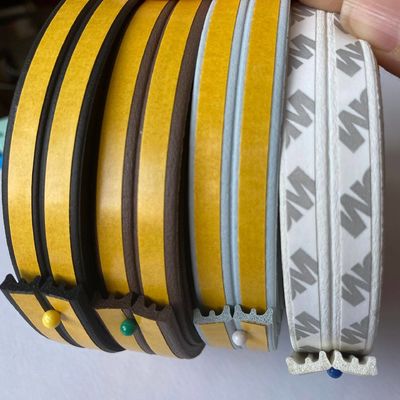 Pilas a prueba de viento Cinturón climático para puertas y ventanas Autoadhesivo Silicona 3-25mm Alturas de pilas 3-50mm Ancho de lado a lado