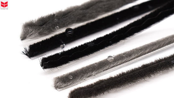 7*8 3p2l Cinturón de pelo de lana con aleta de plástico para puertas y ventanas Sello negro/gris/marrón/blanco/otro Durable 100% PP